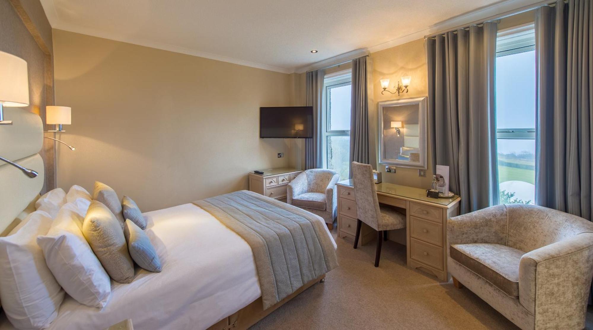 The Carlyon Bay Hotel And Spa セント・オーステル エクステリア 写真